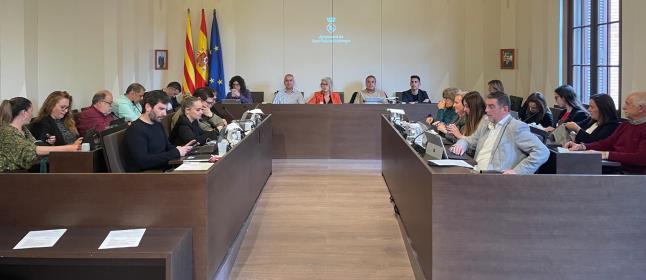 El ple d'abril aprova la suspensió de llicències urbanístiques de canvi d'ús comercial a habitatges durant un any